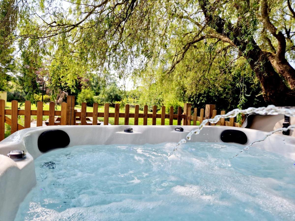 Вилла The Hamilton Luxury Holiday Let'S- The Coach House With Hot Tub Scorton  Экстерьер фото